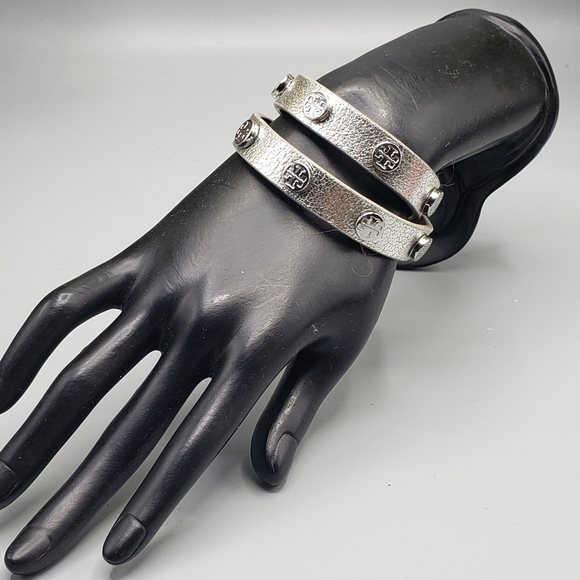 Tory Burch Silver Wrap Crackle Finish Bracelet 14.5 inches - Picture 7 of 8